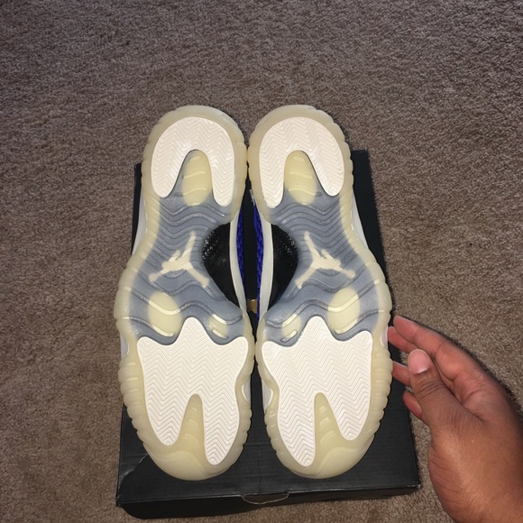 Size 15 Jordan hyper royal - Picture 3 of 5